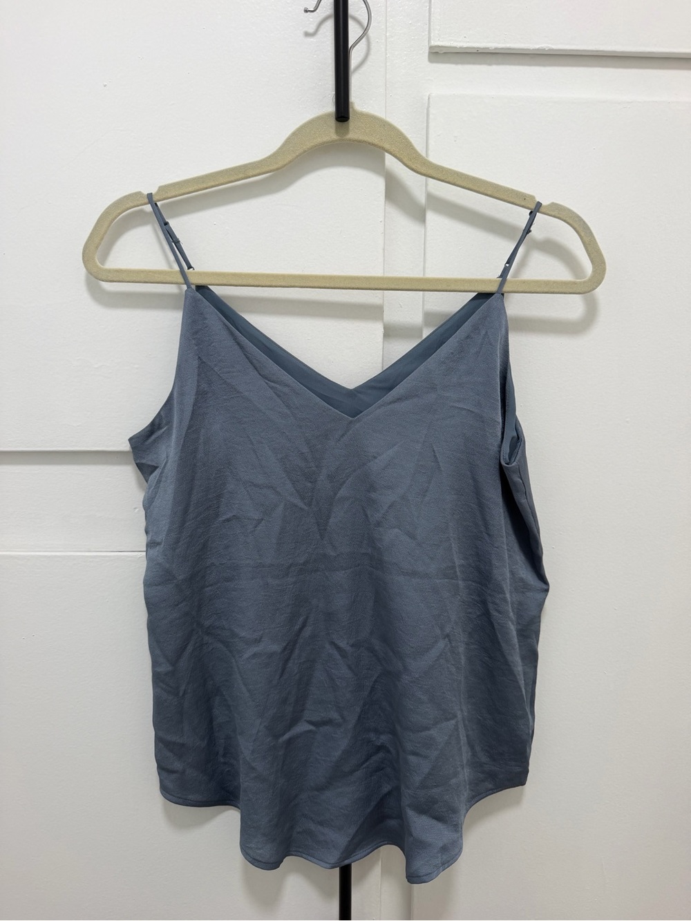 EXPRESS Women's V-Neck Spaghetti Strap Tank Top - Slate Blue